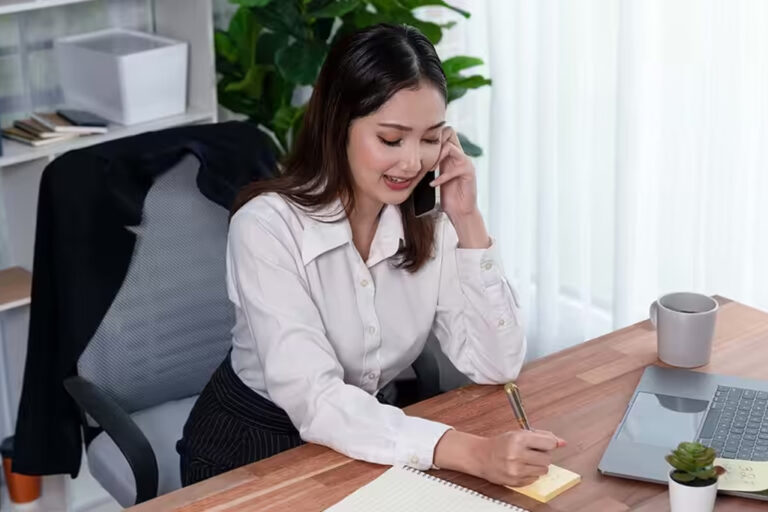 How to make money as a virtual assistant in 2025